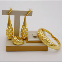 Load image into Gallery viewer, Fashion Russian 3pcs Jewelry set Luxury Shiny Brazilian Gold Bracelet Earrings Ring Ladies Gift