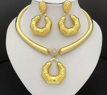 Load image into Gallery viewer, Dubai Women Necklace Earrings Set African Fashion Jewelry Nigeria Gold Plated Bride Jewelry Wedding Party Gifts