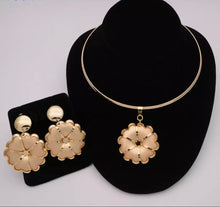 Load image into Gallery viewer, Fashion Nigerian Woman Wedding African Beads Jewelry Set Gold Color Fashion Dubai Gold Color Bridal Gift