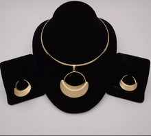 Load image into Gallery viewer, Fashion Nigerian Woman Wedding African Beads Jewelry Set Gold Color Fashion Dubai Gold Color Bridal Gift