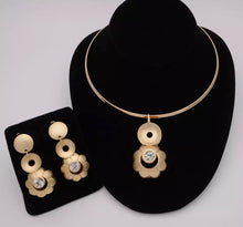 Load image into Gallery viewer, Fashion Nigerian Woman Wedding African Beads Jewelry Set Gold Color Fashion Dubai Gold Color Bridal Gift