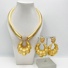 Load image into Gallery viewer, Dubai Women Necklace Earrings Set African Fashion Jewelry Nigeria Gold Plated Bride Jewelry Wedding Party Gifts