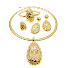 Load image into Gallery viewer, The Latest Dubai Gold Plated Gold Jewelry Set Ladies Necklace Ring Earrings Wedding Banquet Jewelry H0060