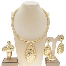 Load image into Gallery viewer, The Latest Dubai Gold Plated Gold Jewelry Set Ladies Necklace Ring Earrings Wedding Banquet Jewelry H0060