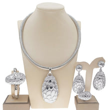 Load image into Gallery viewer, The Latest Dubai Gold Plated Gold Jewelry Set Ladies Necklace Ring Earrings Wedding Banquet Jewelry H0060