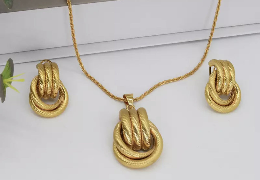 New Gold Color Earrings For Women Statement Ear Rings Trendy Designer Round Geometric Fashion European Jewelry Gift