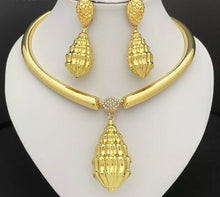Load image into Gallery viewer, Dubai Women Necklace Earrings Set African Fashion Jewelry Nigeria Gold Plated Bride Jewelry Wedding Party Gifts
